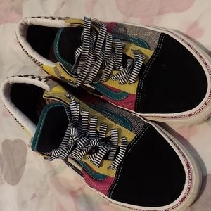 UNISEX VANS Men(9.5)Womans(11)